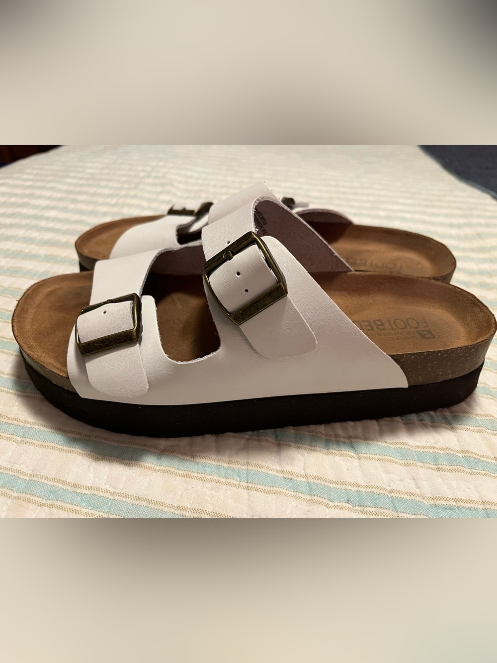 White Mountain High Flyer sandals size 9 in white